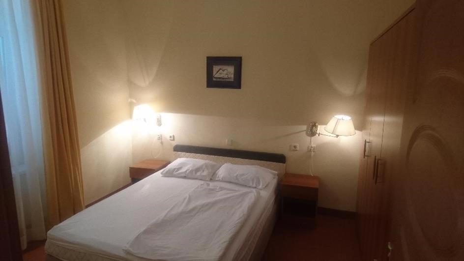Hotel Vila Ruzica- Glavna Zgrada I Depandanse Crikvenica Exterior foto