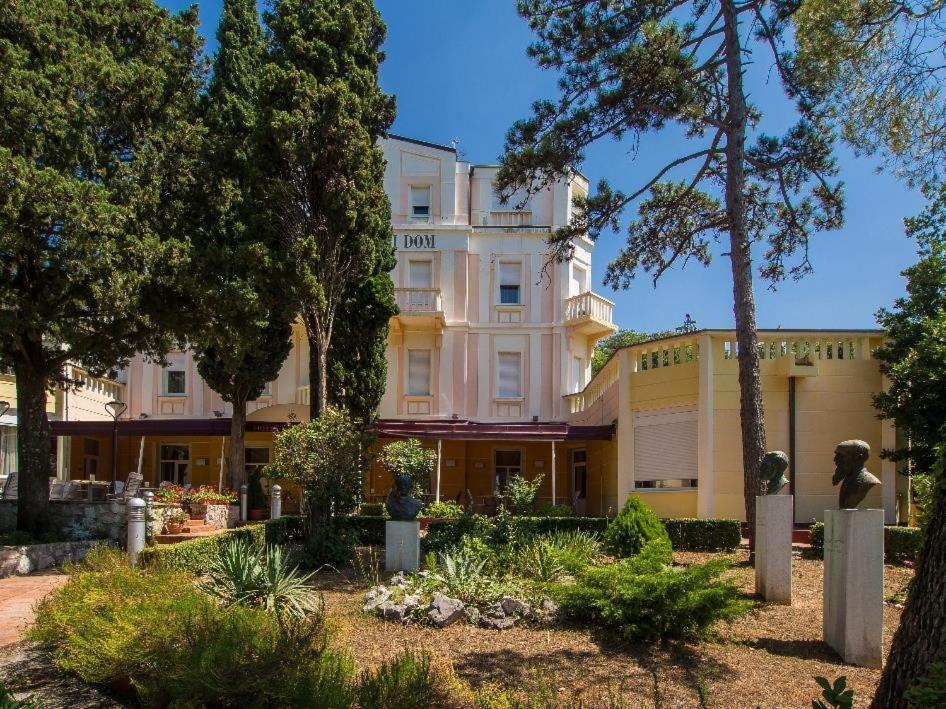 Hotel Vila Ruzica- Glavna Zgrada I Depandanse Crikvenica Exterior foto
