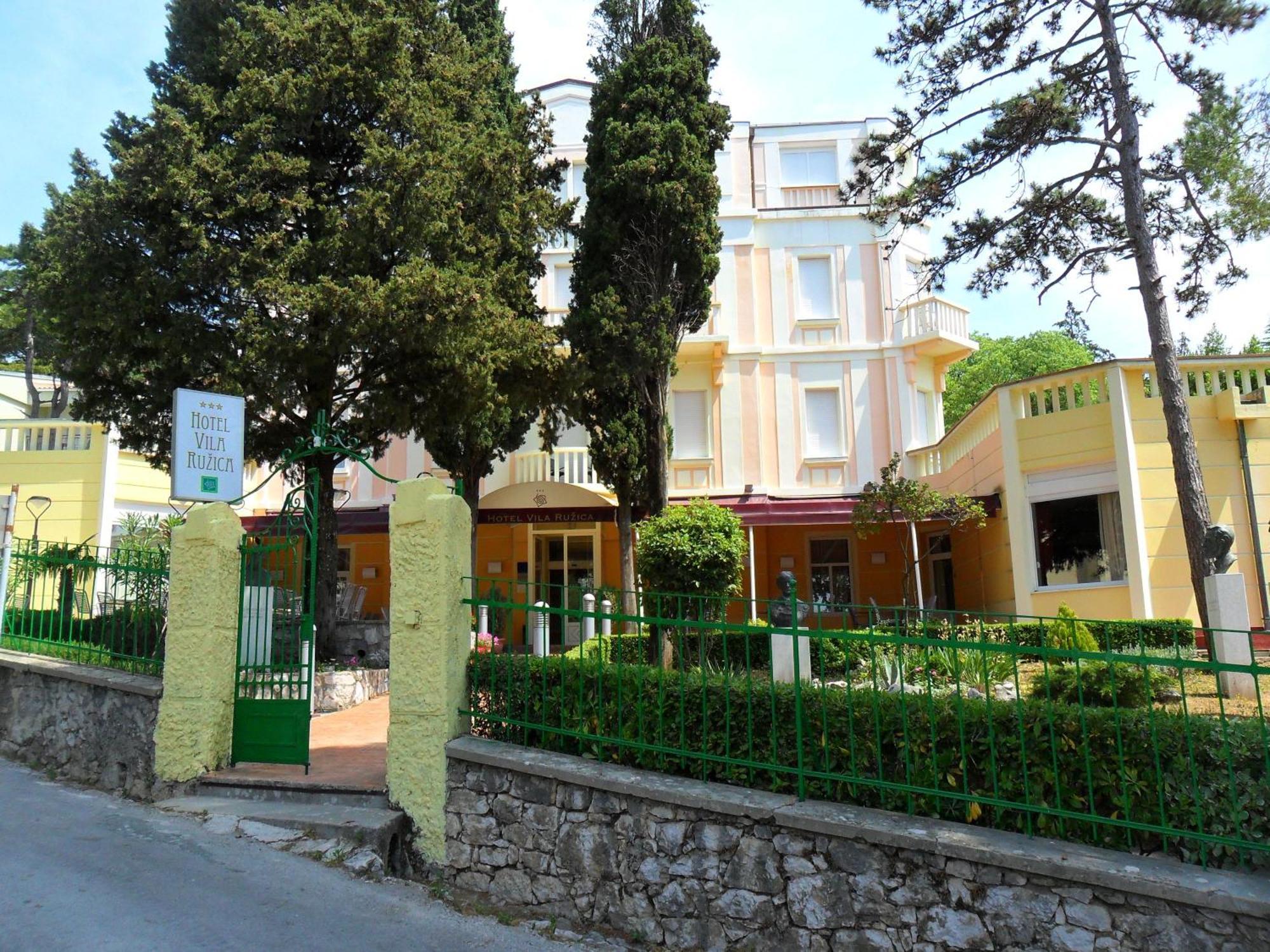 Hotel Vila Ruzica- Glavna Zgrada I Depandanse Crikvenica Exterior foto
